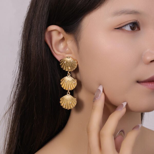 Scallop Tassel Dangle Earrings