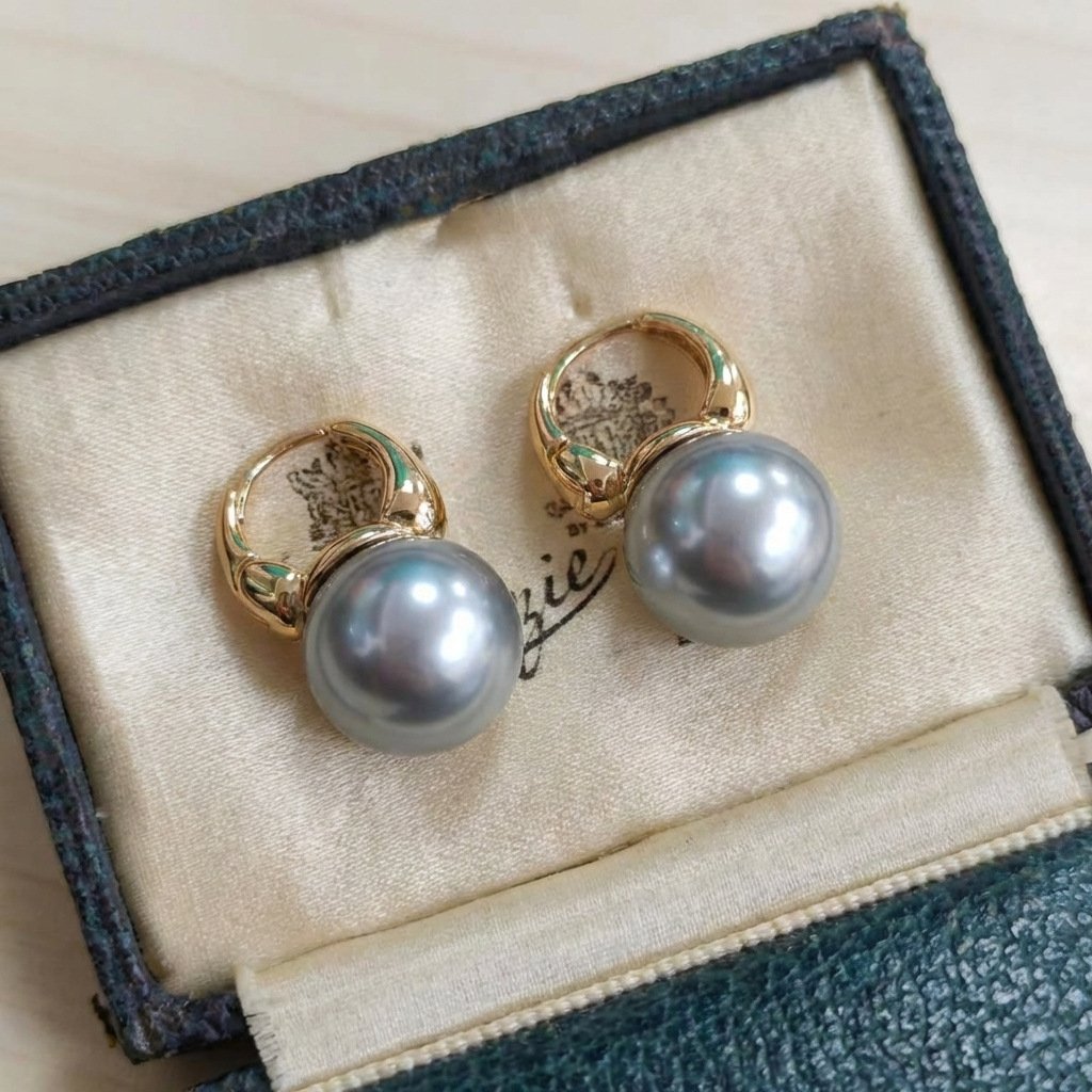 Vintage Palace Style Gray Pearl Bamboo Knot Stud Earrings - Image 3