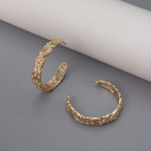 Minimalist Twist C-Hoop Earrings