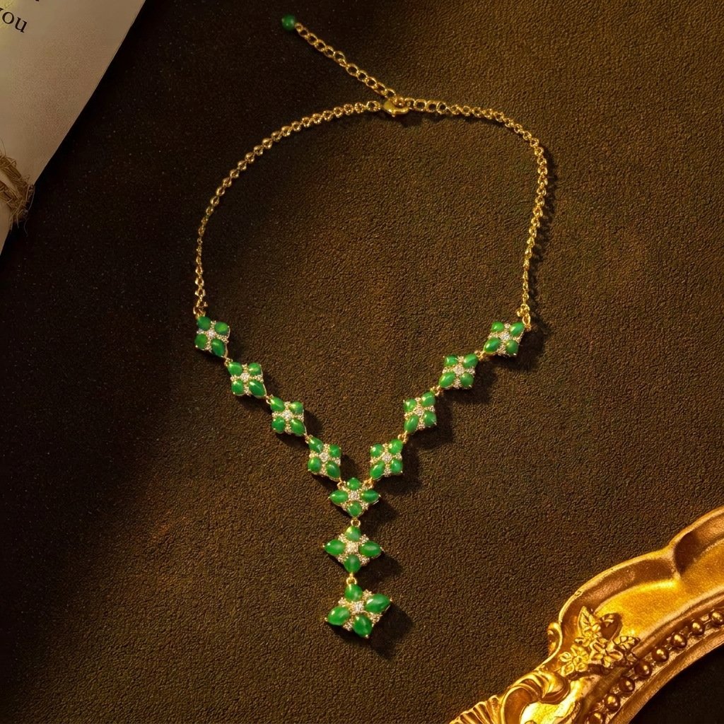 Vintage Luxury Warm Emerald Green Resin Four-Leaf Clover Set - Image 4