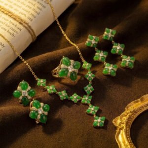 Vintage Luxury Warm Emerald Green Resin Four-Leaf Clover Set