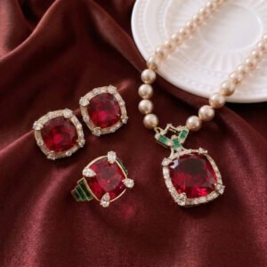 Vintage European Style õ Red Rhinestone & Green Contrast Jewelry Set